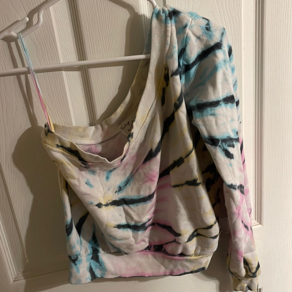 One sleeved cropped sweatshirt